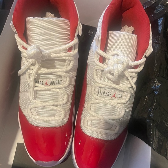 Nike Air Jordan 11 retro cherry